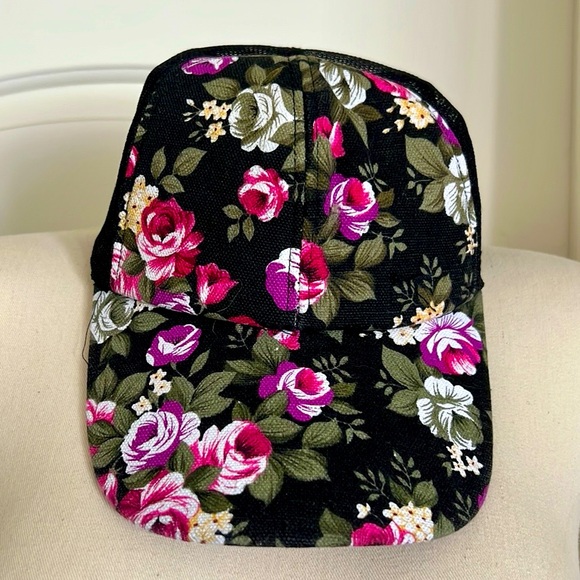 New / Floral & Black Ball Cap / Adjustable - Picture 4 of 9